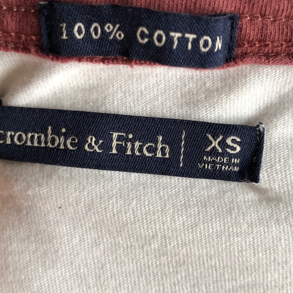Abercrombie & Fitch White V-Neck Short Sleeve - Picture 5 of 5